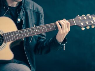 Come accordare la chitarra a orecchio